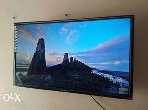 Black Flat Screen smart LED TV 45 inch sony