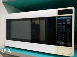 LG Microwave Oven 20lts. Valid AMC
