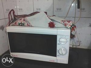 Microwave Bajaj oven