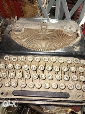Antique portable typewriter.