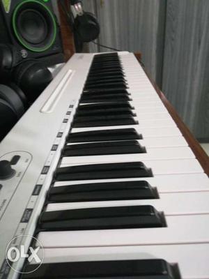 Samson carbon 61 midi keyboard In perfffect