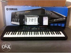Yamaha PSR E Key Professional
