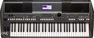 Yamaha Psr S-670 Workstation in Good Condition and Less