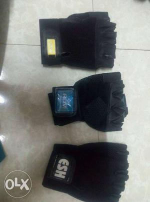 3 driving hand gloves each of Rs300