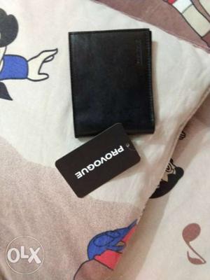 5 wallets available.. 1 piece 200rs 5 pieces