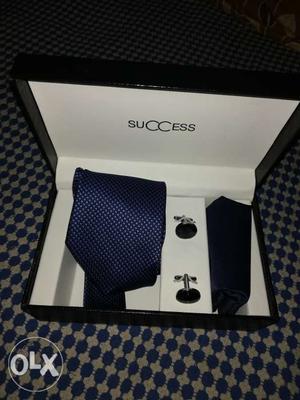 Blue awsum tie