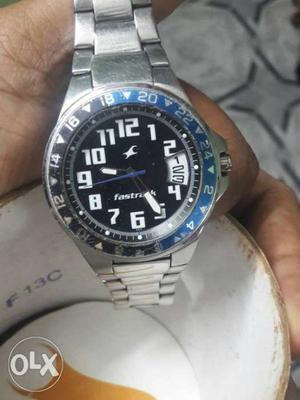 Fastrack watch used in good condition with box