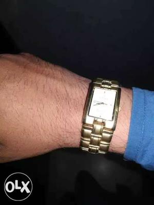 It's Branded Rectangular Dial With Golden