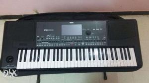 Korg PA 300 uarjant sell with bill on warranty