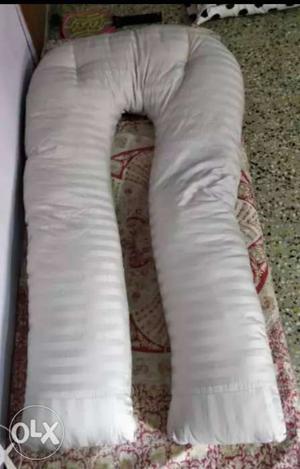Maternity pillow in good condition,price