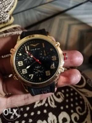 Watch in new condition never used kbhi haath pe b