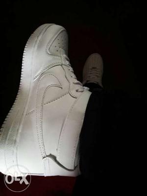 White Nike Air Force 1 Low