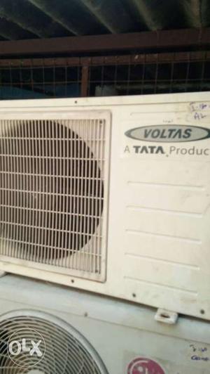 White Tata Voltas AC Unit ct: 739.