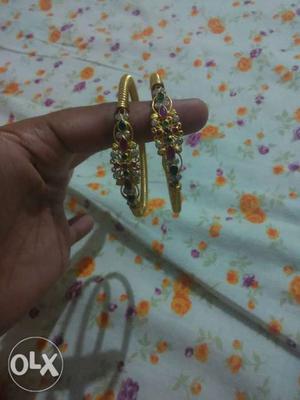22 karrot gold jewellary.. coated with 4.25 grms