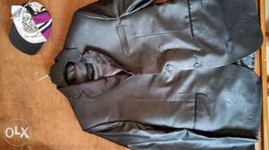 Brand new 3 piece suit with phant n shirt, just