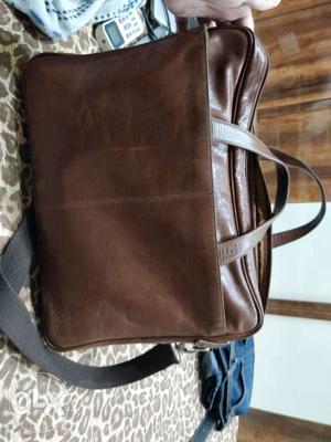 Carlton Leather Bag, 7 months old, with bill and 5 year