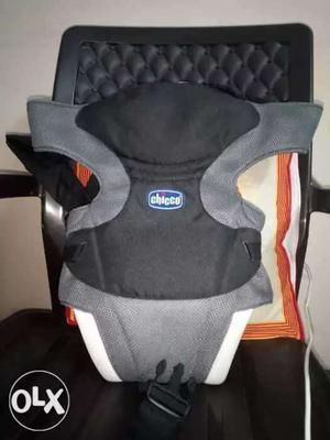 Chicckoo baby carrier almost new used not even