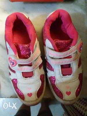 Disney Kids shoes /size 5 to 6