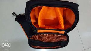 Hi ! I want to sell my Sony camera bag, which is