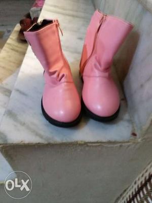 Kids fancy boots /size 5 to 6 year