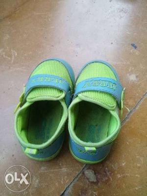 Kids shoes size 22. very good condition. hardly