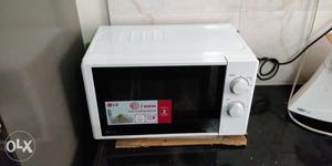 Microwave oven in good condition. ready to sell