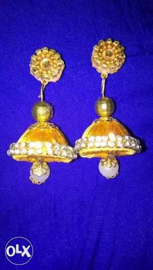 Pair Of Gold-colored Clear Gemstone Encrusted Jhumka