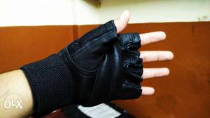 Pure leather comfortable fingercut use for bike riding