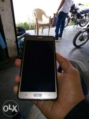 Samsung on 7 pro in very good condition 10 month