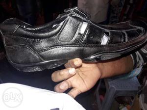 Unpaired Black Sandal