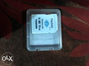 White Toshiba 16 GB Flashair Box