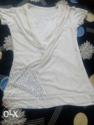 White fashionable top new