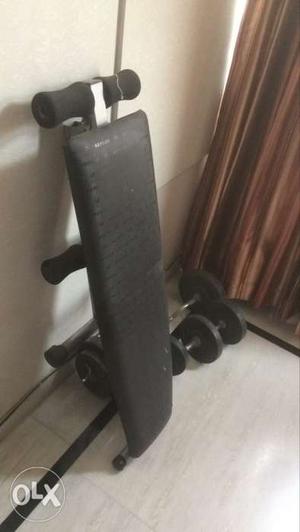 Adjustable- The height sit up bench can be