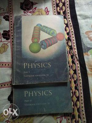 Both books r in very good condition H C verma