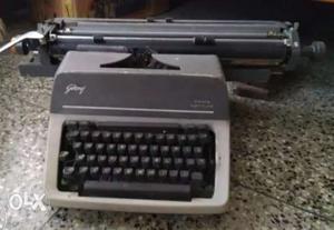 Godrej prima Typewriter