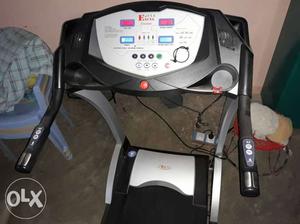 Hi Guys,, I sell 8months old,my new treadmill,my