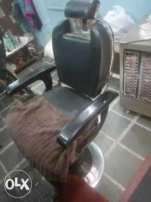 New brand, no use, Perfect condition, jents saloon chair