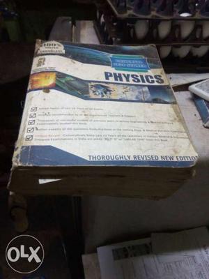 Physics universal for JEE NEET in good condition