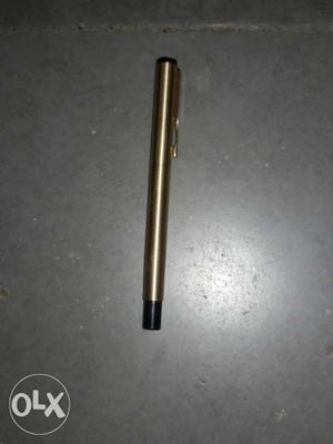 This pen is of PARKER compani