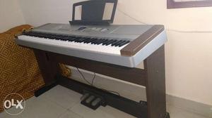 Yamaha DGX 640 in very good condition for sale