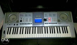 Yamaha PSR I425 in brand new condition
