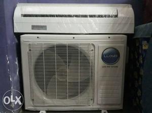 1 ton ac split lloyed new condition under garanty