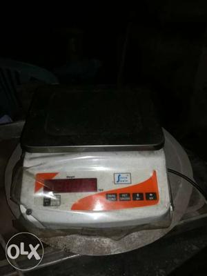 20 kg electronic scale. Good working condition.3k