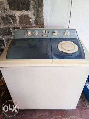 LG 6.5 kg semi automatic washing machine in