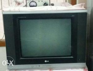 LG Tv exclent condition with puffer