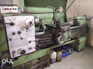 NH 22 lathe machine in very good condition