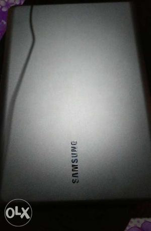 Off Samsung i5 laptop and cherger sale
