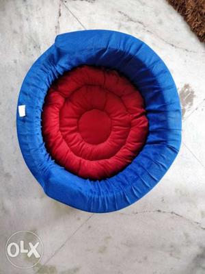 Round Blue And Red Pet Bed