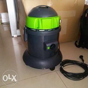 Vacuum Cleaner By Auto Global Equipments