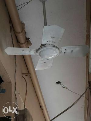 White 4-blade Ceiling Fan
